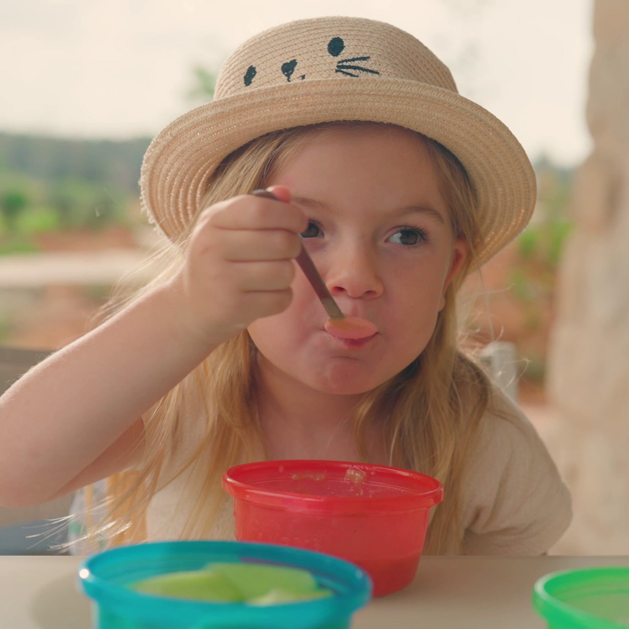 2-in-1 Hot Safe Feeding Spoons (4 Pack)