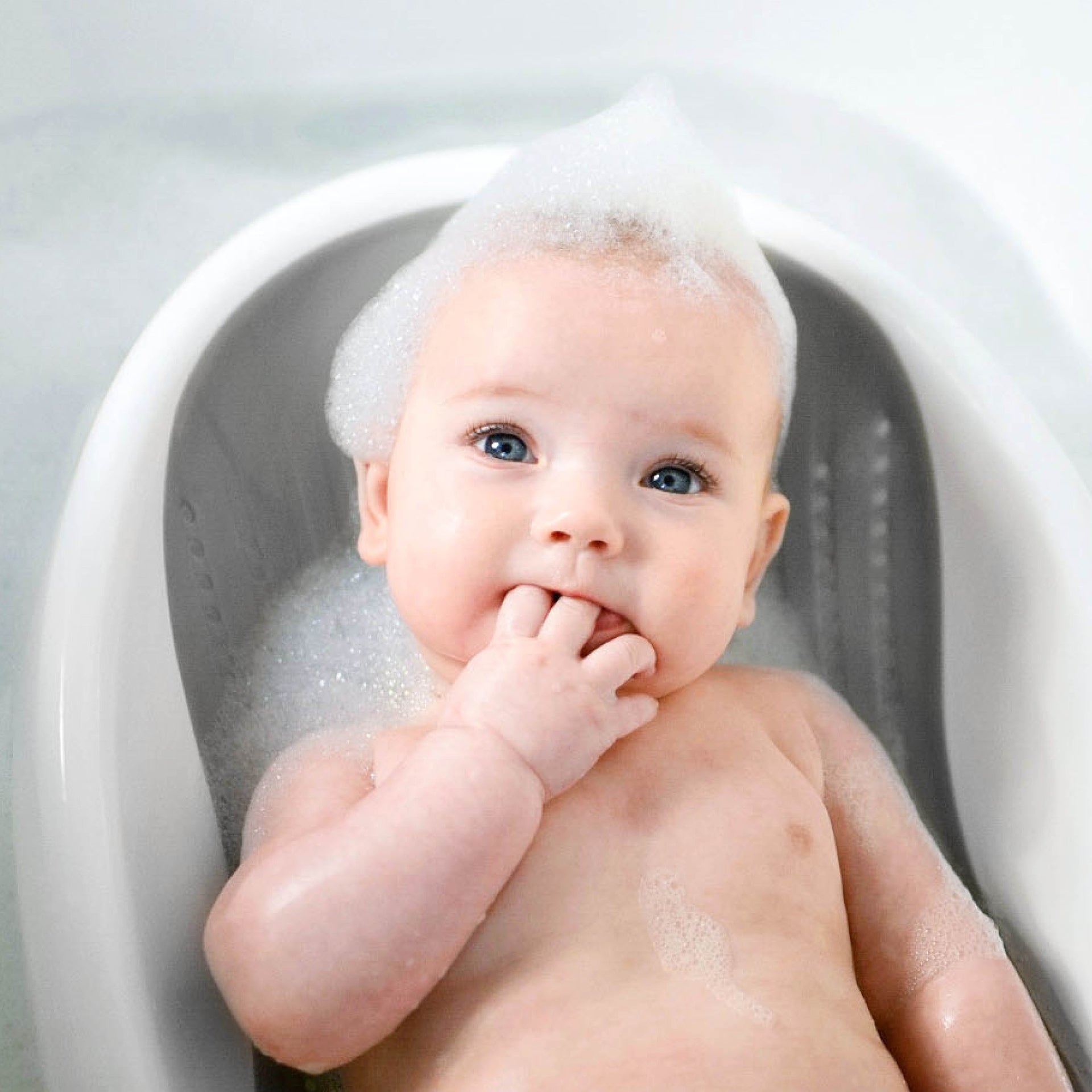 Non-Slip Bathing Cradle - Nuby US